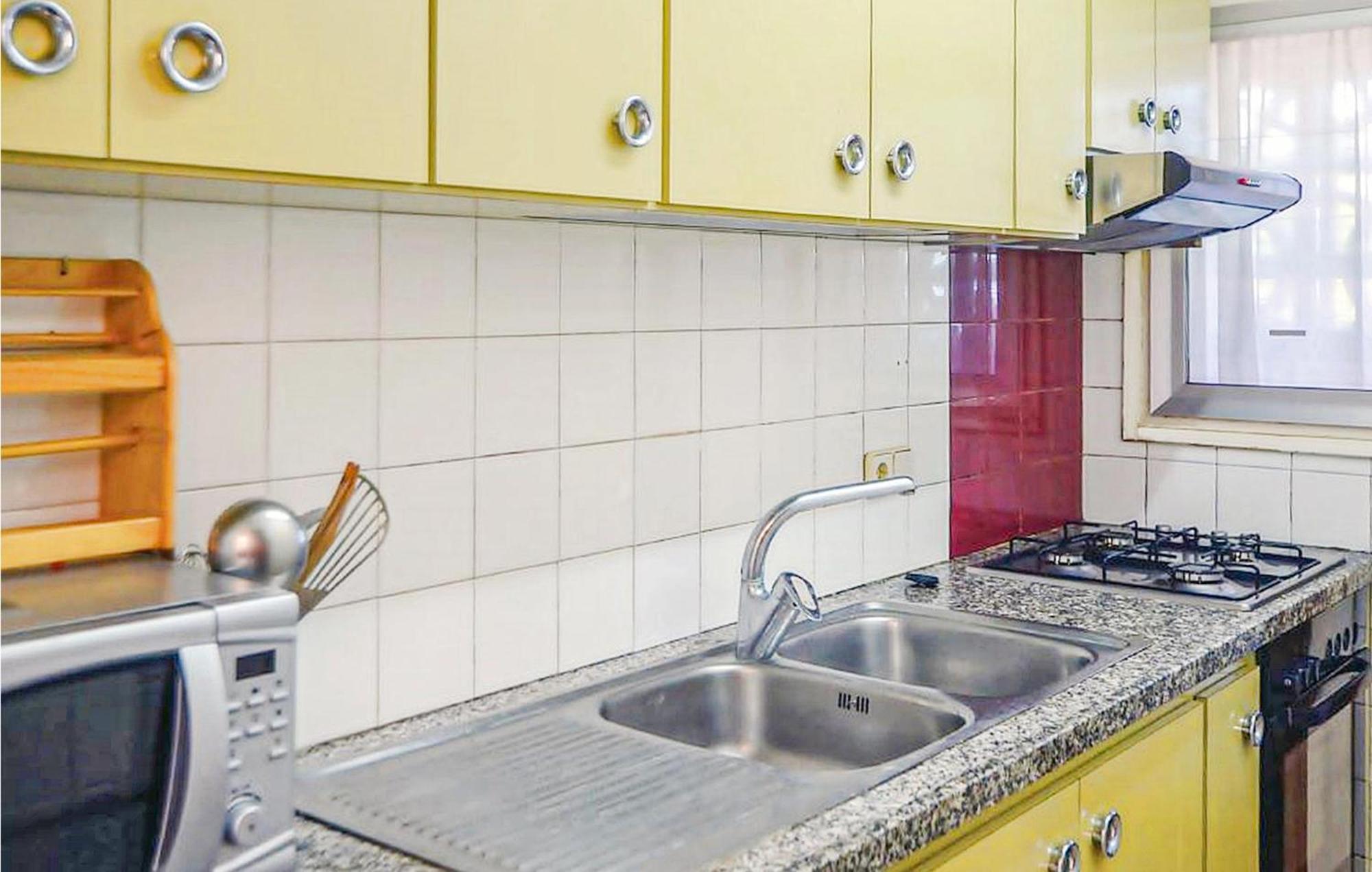 Awesome Apartment In Santa Susanna With Kitchen Exterior foto